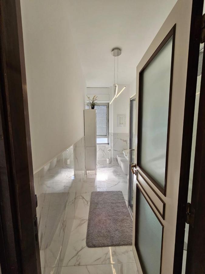 La Finestra Sul Porto Lägenhet Genua Exteriör bild